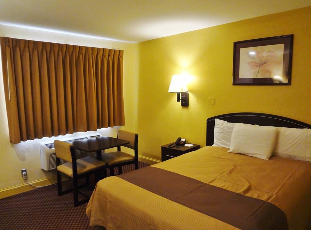 Americas Best Value Inn - Голдсбъро Стая снимка