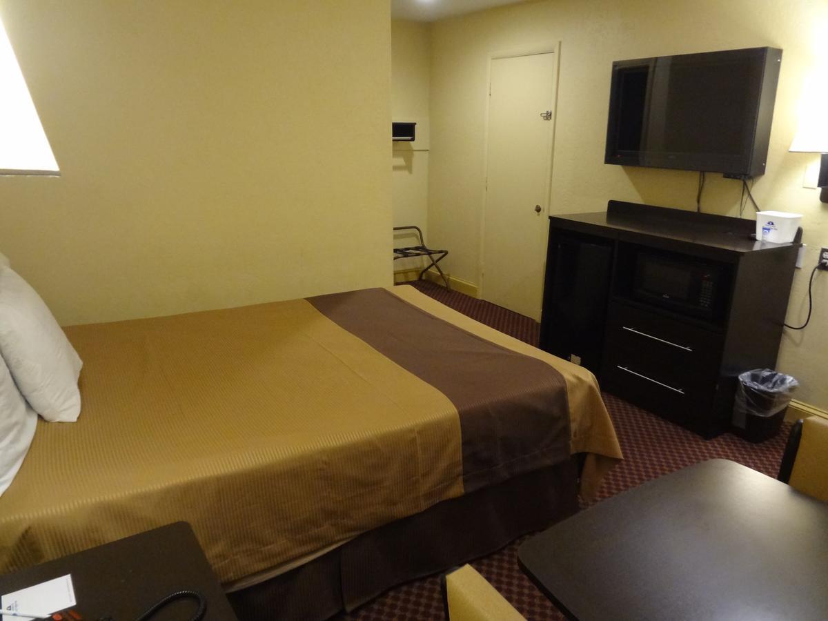 Americas Best Value Inn - Голдсбъро Екстериор снимка
