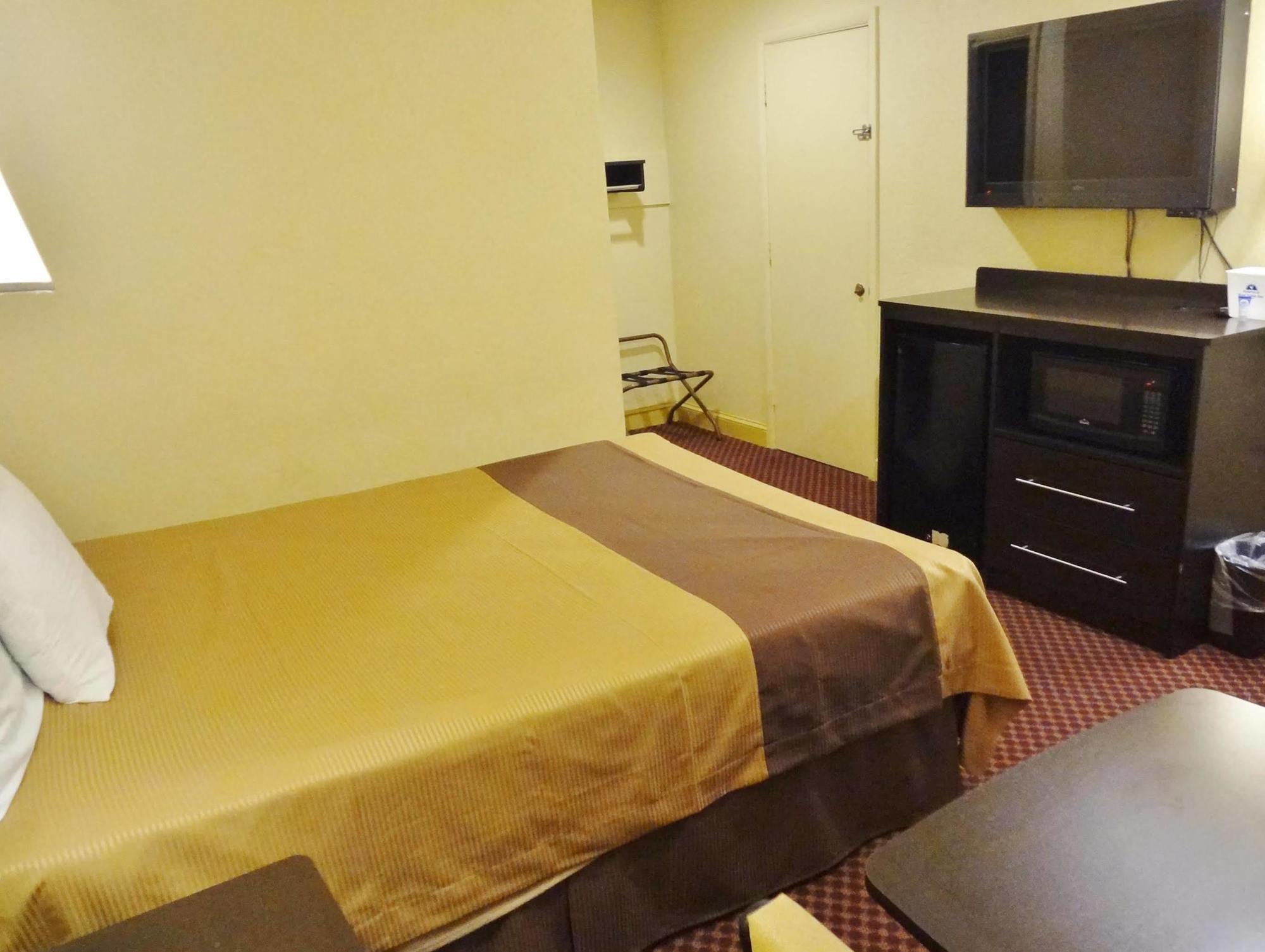 Americas Best Value Inn - Голдсбъро Екстериор снимка