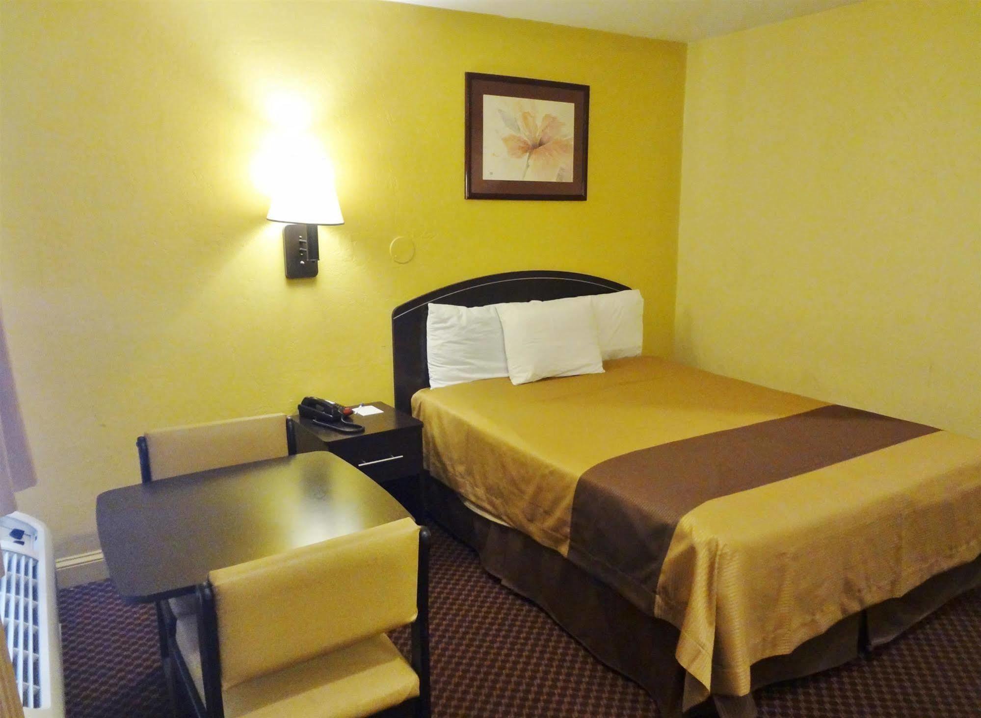 Americas Best Value Inn - Голдсбъро Екстериор снимка
