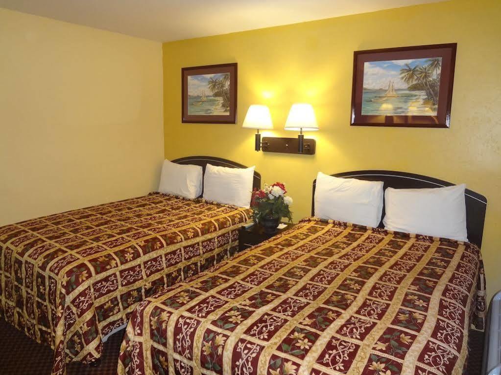 Americas Best Value Inn - Голдсбъро Екстериор снимка